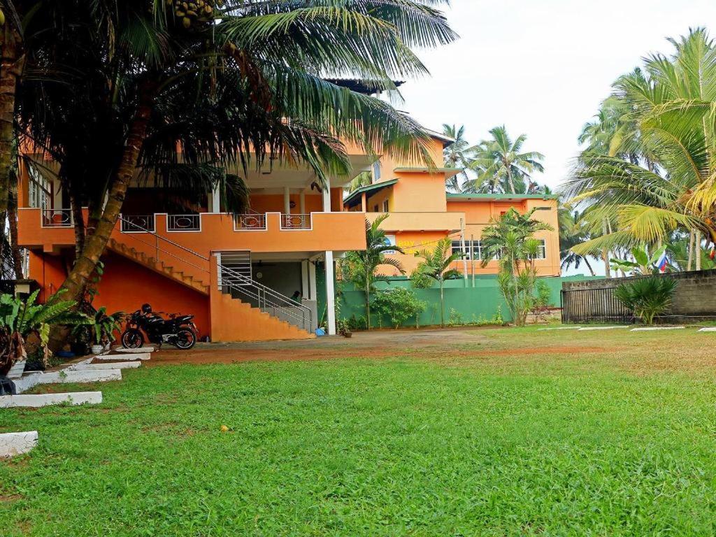 Oyo 246 Roy Villa Beach Hotel Kalutara Exterior foto